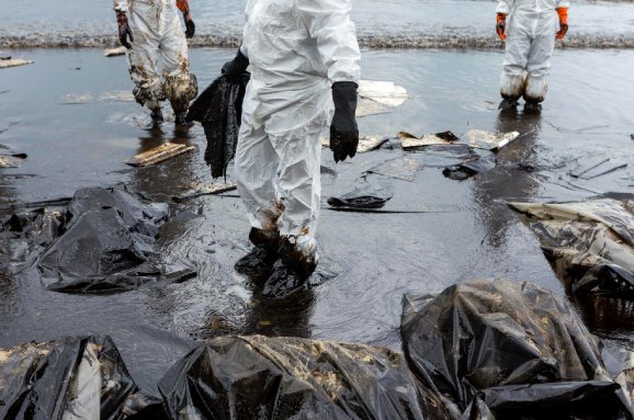 서해안 원유유출 피해복구